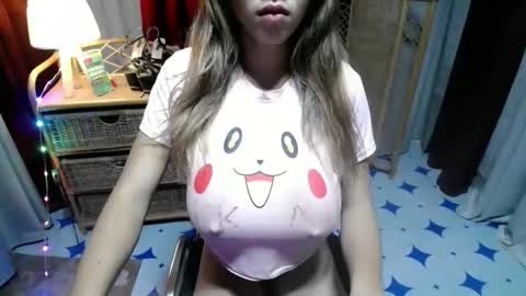 Snapshot of pretty_petite_asian143 chatting on 19, 3, 2026 samantha online show from 19, 3, 2026