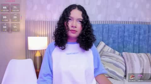 Snapshot of pretty_sunlight_ chatting on 18, 12, 2025 Daisy Flower online show from 18, 12, 2025