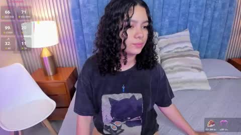 Snapshot of pretty_sunlight_ chatting on 11, 1, 2026 Daisy Flower online show from 11, 1, 2026