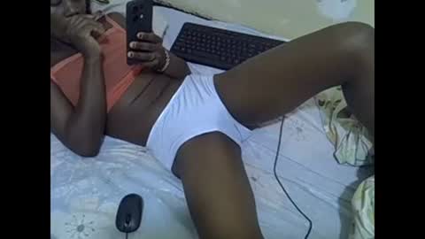 Snapshot of prettyalma chatting on 24, 12, 2024 prettyalma online show from 24, 12, 2024