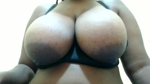 Snapshot of prettybabie12 chatting on 8, 7, 2026 prettybabie12 online show from 8, 7, 2026