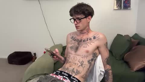 Snapshot of prettyboyszn chatting on 25, 3, 2026 pretty boy online show from 25, 3, 2026