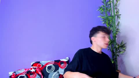 Snapshot of prettybunnies08 chatting on 11, 1, 2025 Enzo Denis online show from 11, 1, 2025