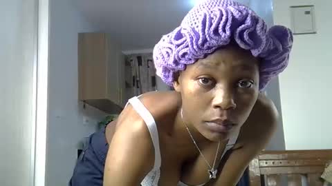 Snapshot of prettycoco_ chatting on 10, 5, 2026 coco online show from 10, 5, 2026