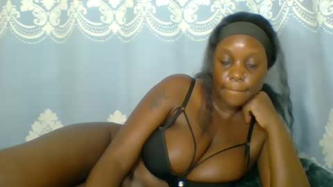 Snapshot of prettydarkskin002 chatting on 25, 6, 2026 SHANIA online show from 25, 6, 2026