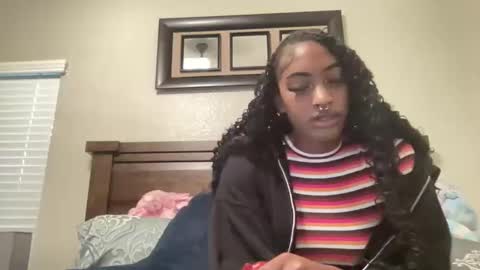 Snapshot of prettyfacefemale chatting on 8, 4, 2026 prettyfacefemale online show from 8, 4, 2026