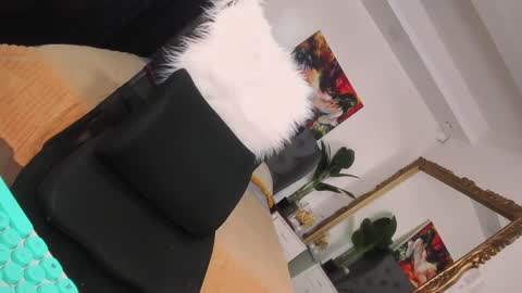 prettyjuliax online show from 14, 1, 2025