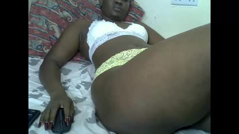 Snapshot of prettyliz30 chatting on 10, 11, 2025 LILIAN online show from 10, 11, 2025