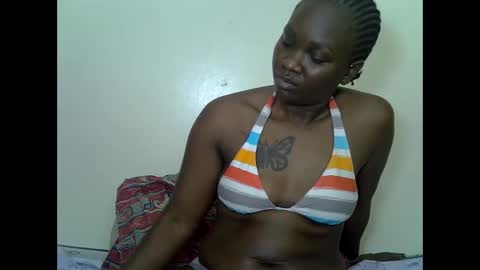 Snapshot of prettyliz30 chatting on 16, 11, 2025 LILIAN online show from 16, 11, 2025