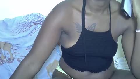 Snapshot of prettyliz30 chatting on 30, 11, 2025 LILIAN online show from 30, 11, 2025