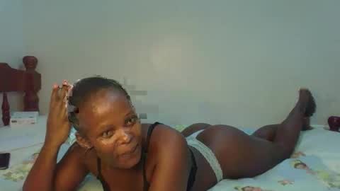 Snapshot of prettymelly_ chatting on 27, 5, 2026 Melly online show from 27, 5, 2026