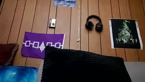 prettysolidd7 online show from 27, 2, 2025