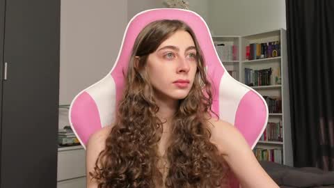 Sophie  next stream will be at Monday  i will wait you guys  online show from 2, 6, 2026