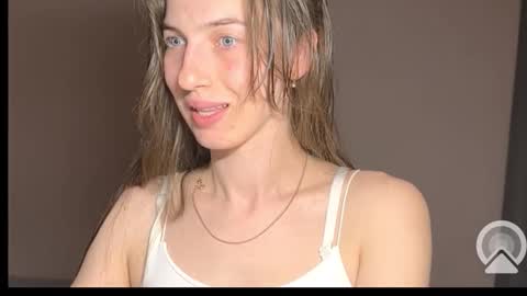 prettyyy_angel online show from 24, 9, 2025