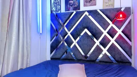 prince_arthur77 online show from 16, 1, 2025