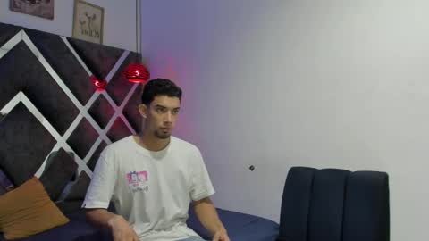 prince_arthur77 online show from 25, 2, 2025