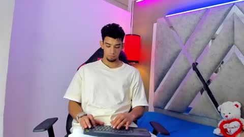 prince_arthur77 online show from 16, 12, 2025