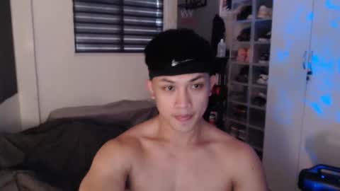 Snapshot of princeadrianx chatting on 25, 3, 2026 Prince Adrian online show from 25, 3, 2026