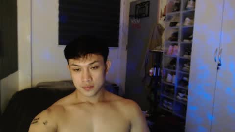 Snapshot of princeadrianx chatting on 22, 4, 2026 Prince Adrian online show from 22, 4, 2026