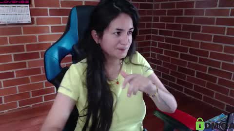 Snapshot of princesa_leia_zathur chatting on 8, 9, 2025 Leia online show from 8, 9, 2025