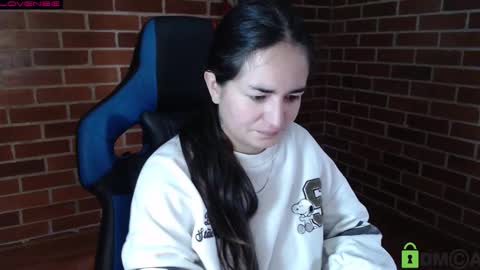 Snapshot of princesa_leia_zathur chatting on 17, 11, 2025 Leia online show from 17, 11, 2025