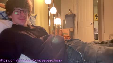 Peaches online show from 7, 11, 2025