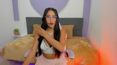 Snapshot of princess_skinny_ chatting on 16, 4, 2026 Mia online show from 16, 4, 2026