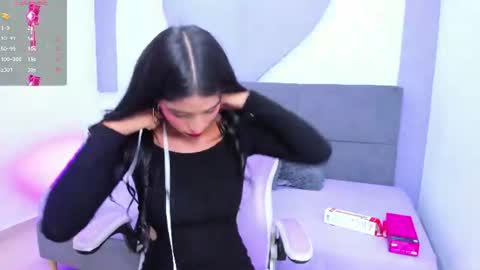 Snapshot of princess_skinny_ chatting on 27, 7, 2026 Mia online show from 27, 7, 2026
