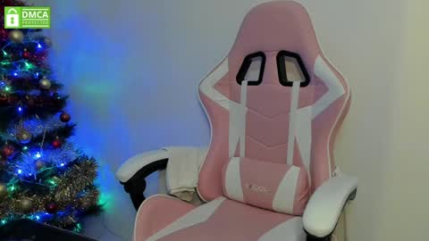 Snapshot of princesse_katey chatting on 6, 12, 2024 miss me check out my YT online show from 6, 12, 2024