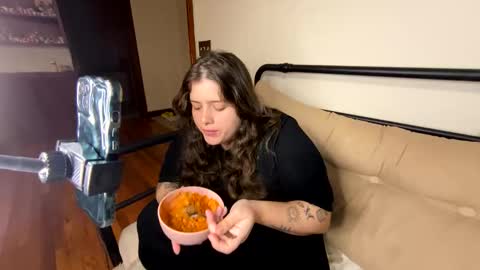 Snapshot of princesslaylaa chatting on 24, 4, 2026 princessviccxo online show from 24, 4, 2026