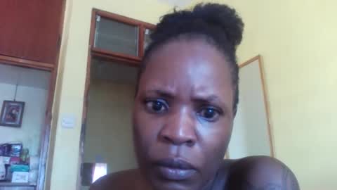 Snapshot of princessmiles2 chatting on 5, 3, 2025 phelly online show from 5, 3, 2025