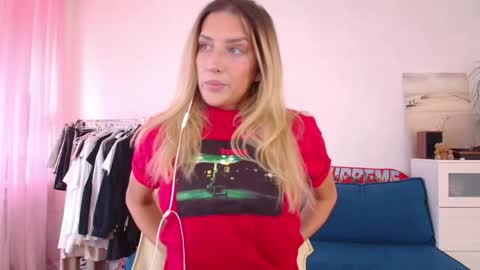 Snapshot of private_call chatting on 23, 4, 2026 Nansy online show from 23, 4, 2026