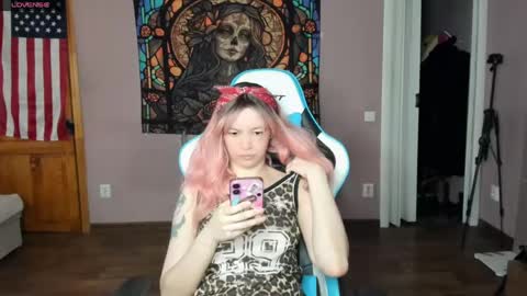 Snapshot of project_hisoka44 chatting on 18, 4, 2026 Di online show from 18, 4, 2026