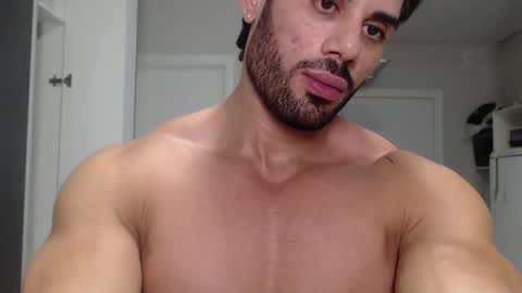 Snapshot of promuscles4u chatting on 2, 1, 2025 promuscles4u online show from 2, 1, 2025