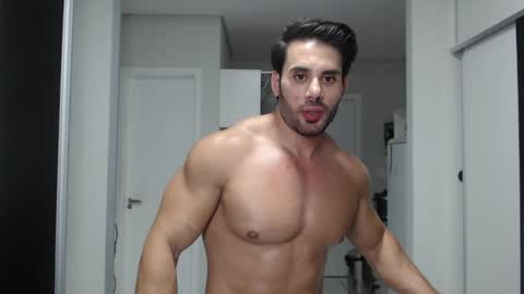 Snapshot of promuscles4u chatting on 28, 2, 2025 promuscles4u online show from 28, 2, 2025