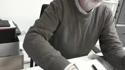 mature hairy guy online show from 28, 11, 2025