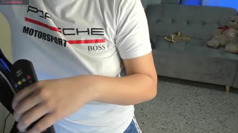    INDEPENDENT MODEL online show from 2, 1, 2025