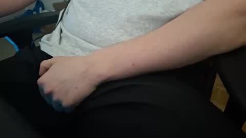 Snapshot of pryli27 chatting on 4, 4, 2026 pryli27 online show from 4, 4, 2026