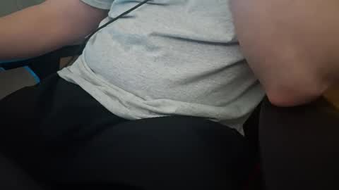 Snapshot of pryli27 chatting on 17, 4, 2026 pryli27 online show from 17, 4, 2026