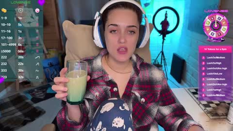 Snapshot of ps4pro chatting on 21, 12, 2024 Queen of Pain online show from 21, 12, 2024