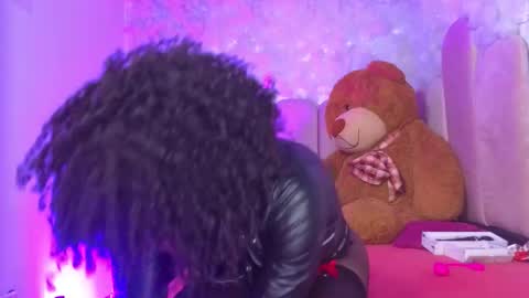 Snapshot of puca_eboony chatting on 4, 10, 2025 pucca online show from 4, 10, 2025