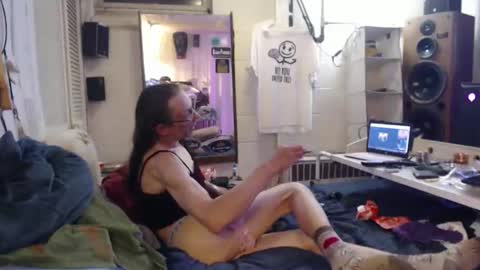 Snapshot of puff0169 chatting on 25, 4, 2026 puff0169 online show from 25, 4, 2026