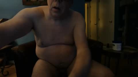 Snapshot of pull_n_it chatting on 4, 4, 2026 pull_n_it online show from 4, 4, 2026