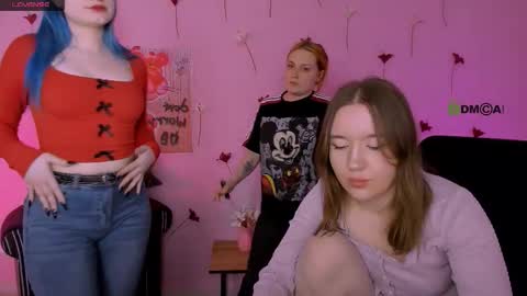 Snapshot of pure_radiance chatting on 26, 3, 2026 Ask me3 online show from 26, 3, 2026