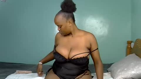Snapshot of pure_seductive1202 chatting on 13, 4, 2026 Essy online show from 13, 4, 2026