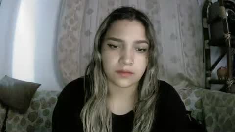 Snapshot of purple_23 chatting on 4, 4, 2026 Lizzy online show from 4, 4, 2026