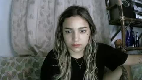 Snapshot of purple_23 chatting on 6, 4, 2026 Lizzy online show from 6, 4, 2026