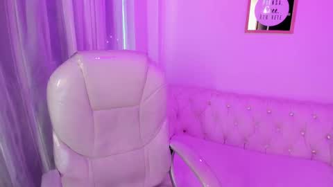 Anna  online show from 19, 2, 2025