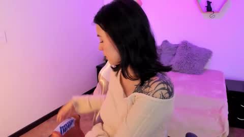 Anna  online show from 17, 10, 2025