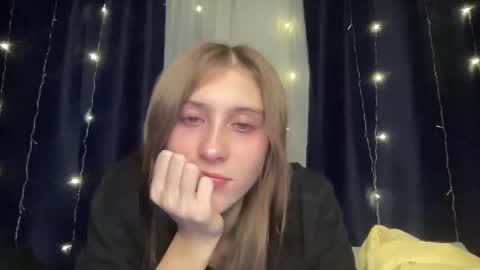 Snapshot of pussygir007 chatting on 4, 1, 2025 pussygirl007 online show from 4, 1, 2025